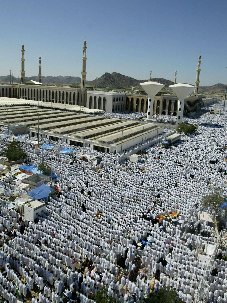 Namirah Mosque in Arafat during noon prayer Click to view high resolution version